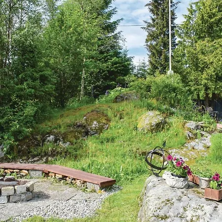 Dom wakacyjny Beautiful In W/ Sauna, Wifi And 3 Bedrooms Alversund